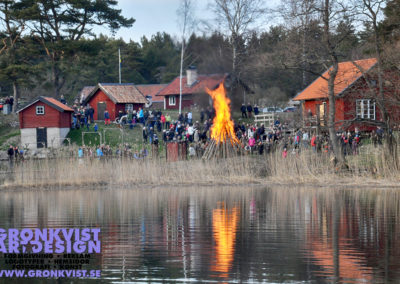 Valborgsmässoelden brinner på Grytholmens friluftsmuseum på Muskö. Foto: Bengt Grönkvist