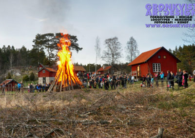 Valborgsmässoelden brinner på Grytholmens friluftsmuseum på Muskö. Foto: Bengt Grönkvist